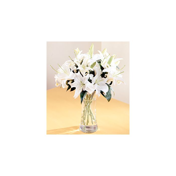 Order 15 Lilies in Glass vase online l Buy/send White lilies in glass